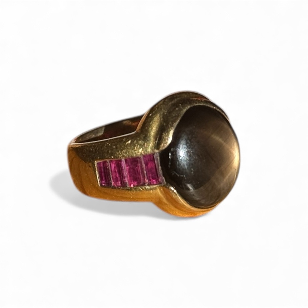 18K Yellow Gold Black Star Sapphire and Ruby Ring - Picture 2 of 5